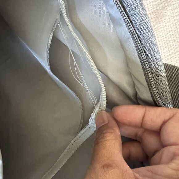 Case Logic Laptop Computer Bag Gray Shoulder Strap Multiple Compartments Zippers - Picture 12 of 12